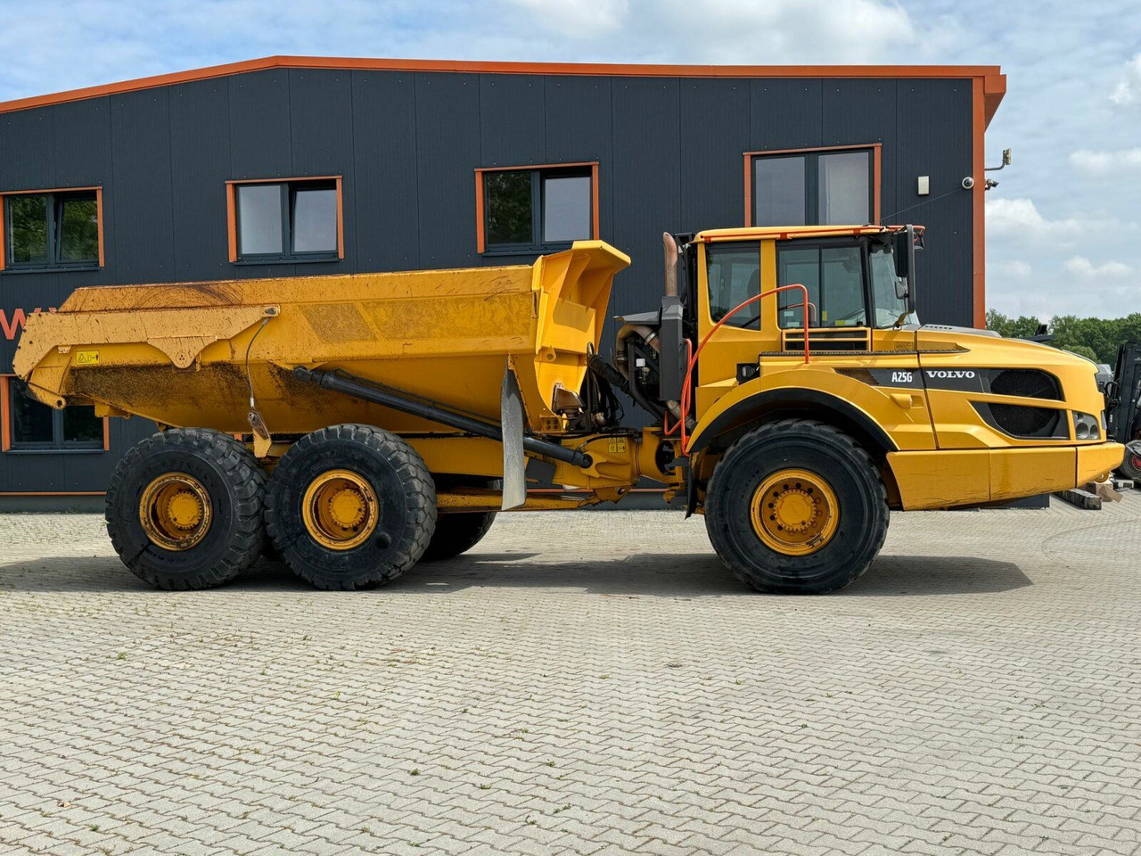 Volvo A25G Dumper 22,5 Ton 11.361 Stunden Volvo A25G Dumper 22,5 Ton 11.361 Stunden - Truk jungkit: gambar 4 Volvo A25G Dumper 22,5 Ton 11.361 Stunden Volvo A25G Dumper 22,5 Ton 11.361 Stunden - Truk jungkit: gambar 4