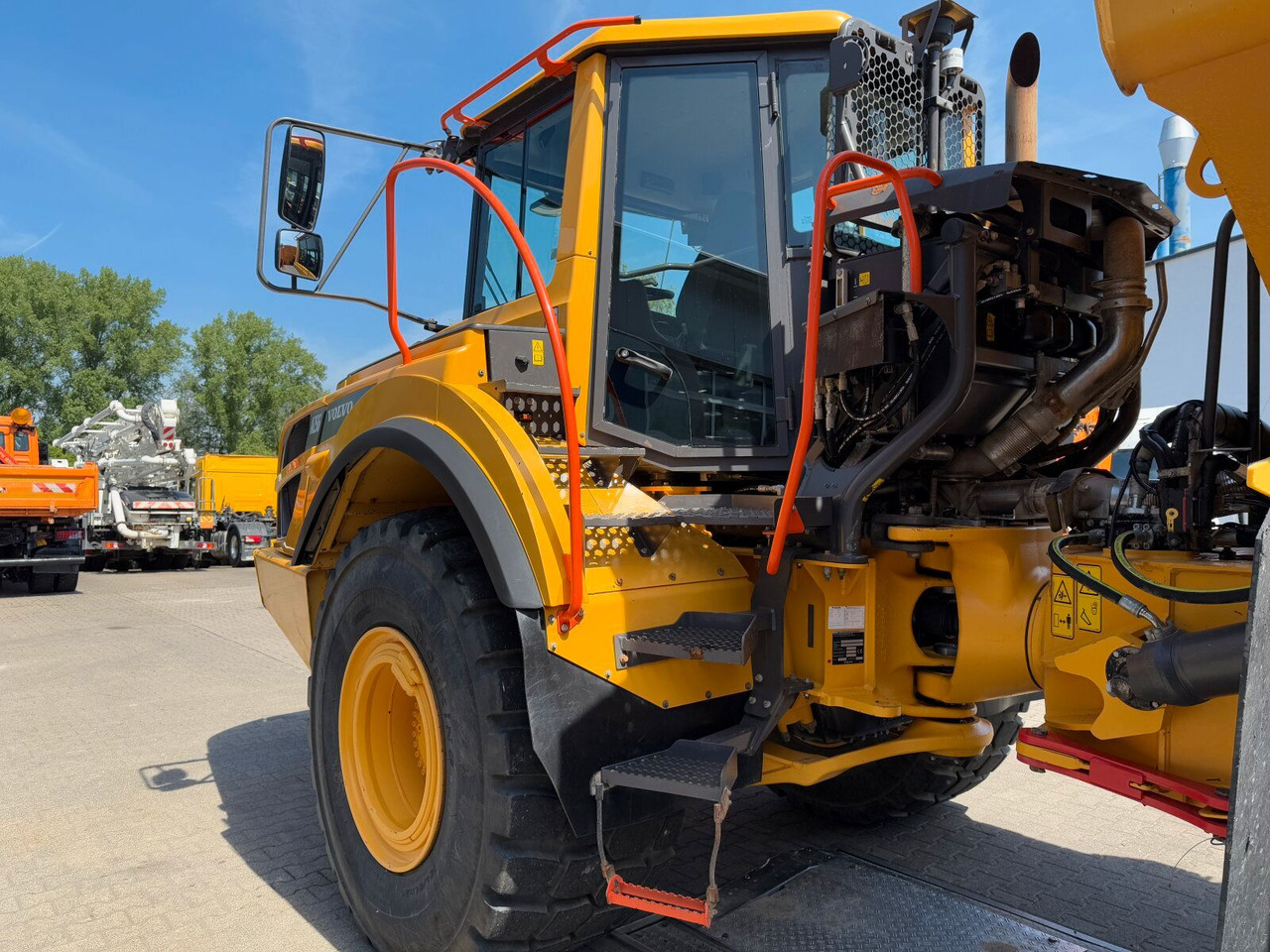 Tempat sampah artikulasi Volvo A25G Dumper 22,7 Ton 2.957 Stunden: gambar 21