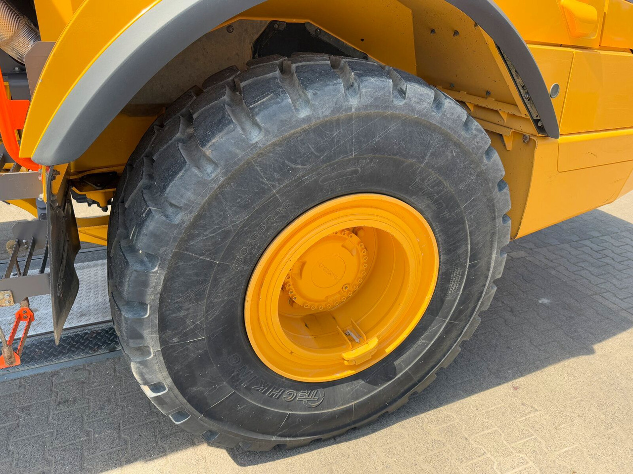 Tempat sampah artikulasi Volvo A25G Dumper 22,7 Ton 2.957 Stunden: gambar 25