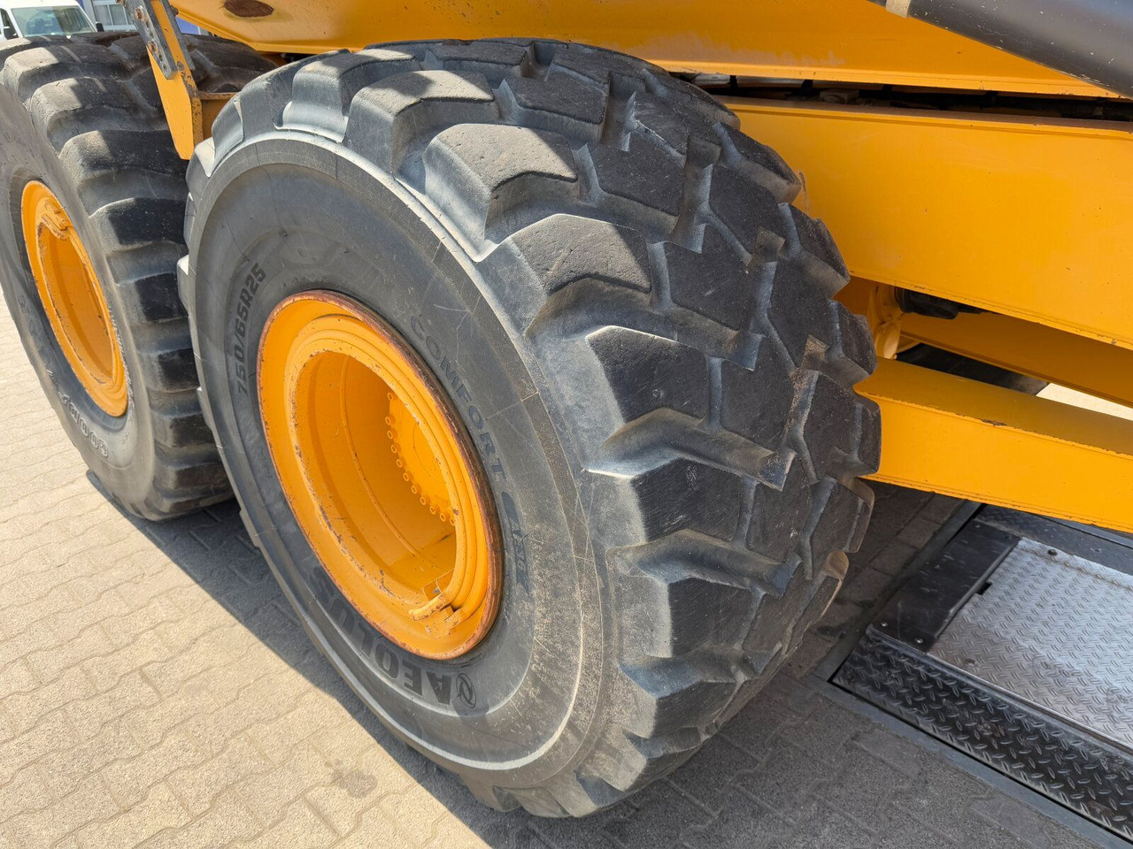 Tempat sampah artikulasi Volvo A25G Dumper 22,7 Ton 2.957 Stunden: gambar 29