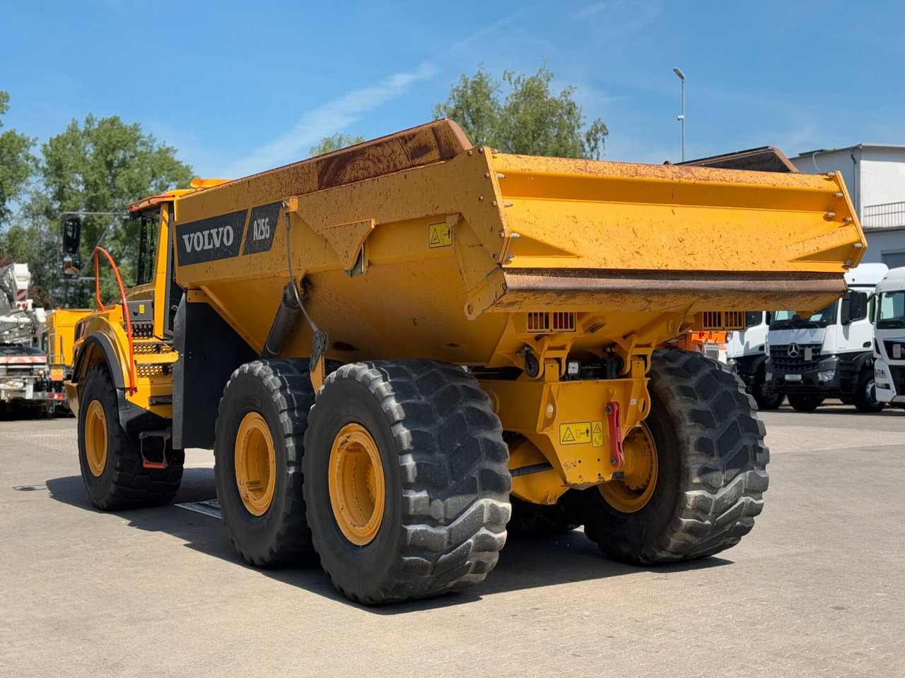 Tempat sampah artikulasi Volvo A25G Dumper 22,7 Ton 2.957 Stunden: gambar 9