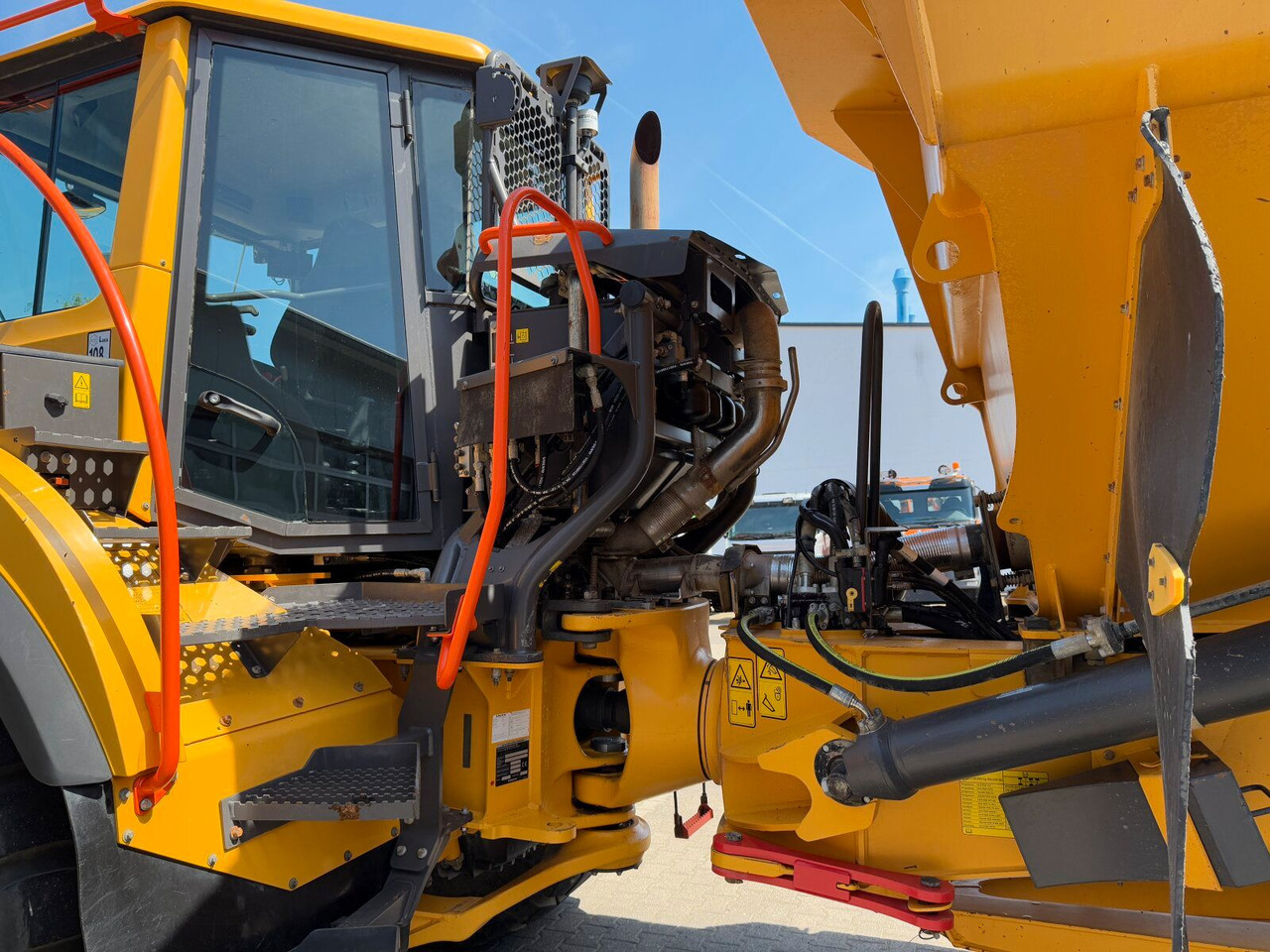Tempat sampah artikulasi Volvo A25G Dumper 22,7 Ton 2.957 Stunden: gambar 22