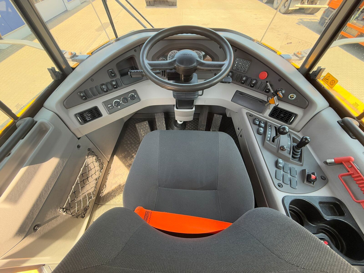 Tempat sampah artikulasi Volvo A25G Dumper 22,7 Ton 2.957 Stunden: gambar 14