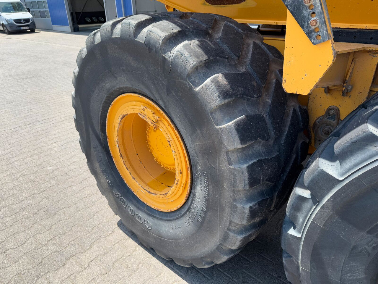 Tempat sampah artikulasi Volvo A25G Dumper 22,7 Ton 2.957 Stunden: gambar 30