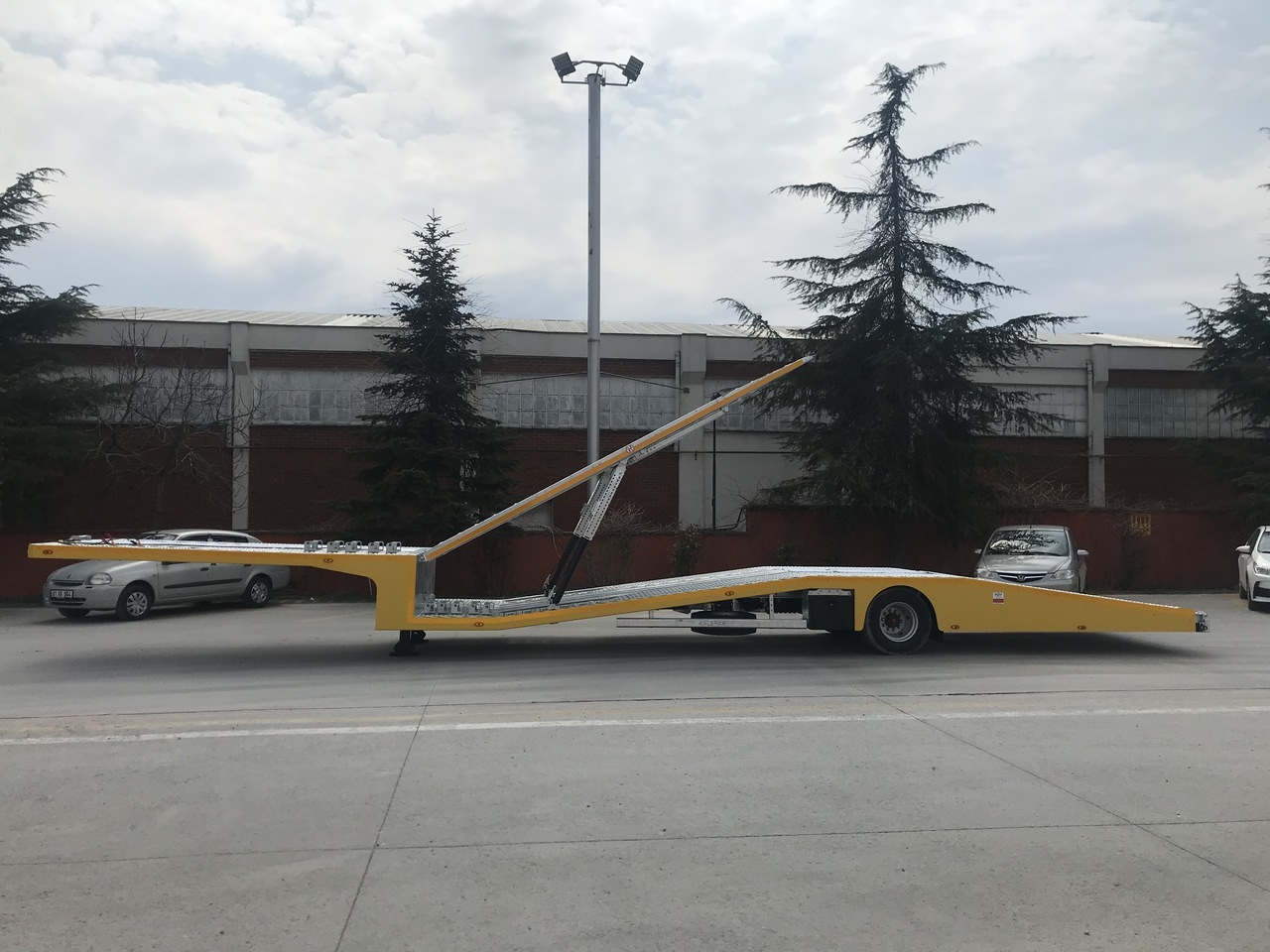 KALEPAR KLP 119V4 Autotransporter - Semi-trailer autotransporter: gambar 1 KALEPAR KLP 119V4 Autotransporter - Semi-trailer autotransporter: gambar 1