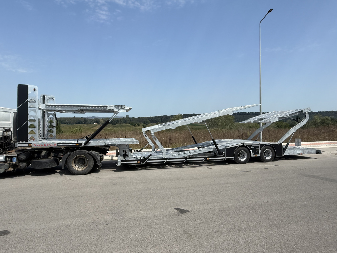 KALEPAR KLP 228V6M4 - 6 Loader Autotransporter - Semi-trailer autotransporter: gambar 1 KALEPAR KLP 228V6M4 - 6 Loader Autotransporter - Semi-trailer autotransporter: gambar 1
