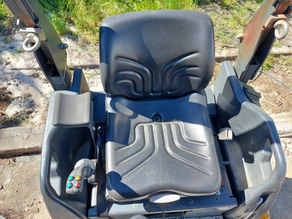 Bomag BW 120 AD-5 - Roller jalan: gambar 4 Bomag BW 120 AD-5 - Roller jalan: gambar 4