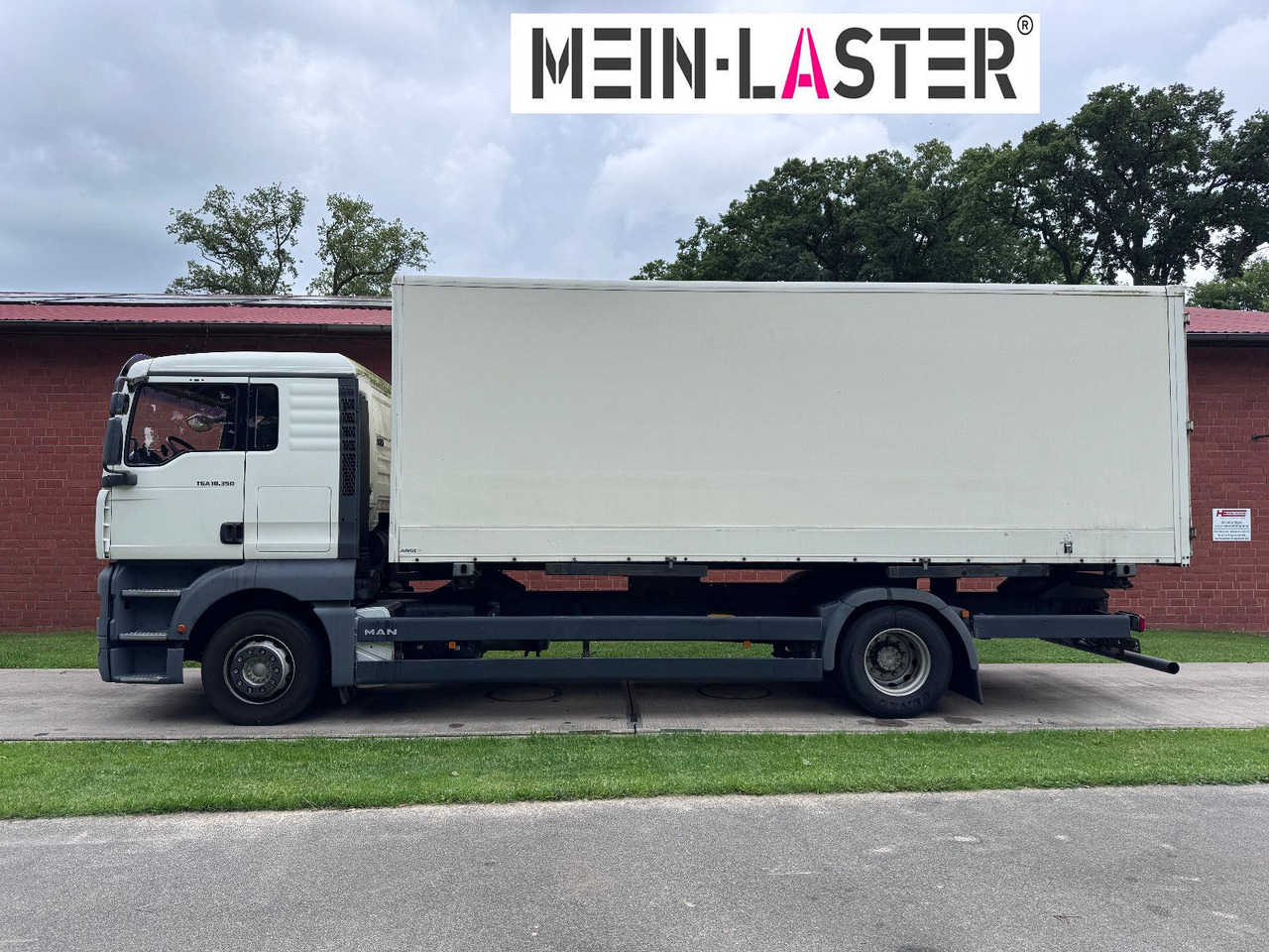 MAN TGA 18.350 BDF 5 Sitzer Klima nur 209.380 km - Truk box: gambar 4 MAN TGA 18.350 BDF 5 Sitzer Klima nur 209.380 km - Truk box: gambar 4