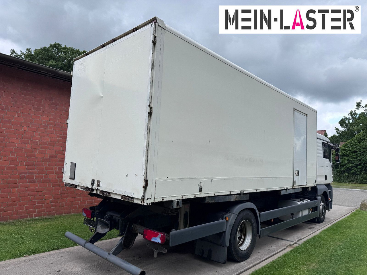 MAN TGA 18.350 BDF 5 Sitzer Klima nur 209.380 km - Truk box: gambar 5 MAN TGA 18.350 BDF 5 Sitzer Klima nur 209.380 km - Truk box: gambar 5