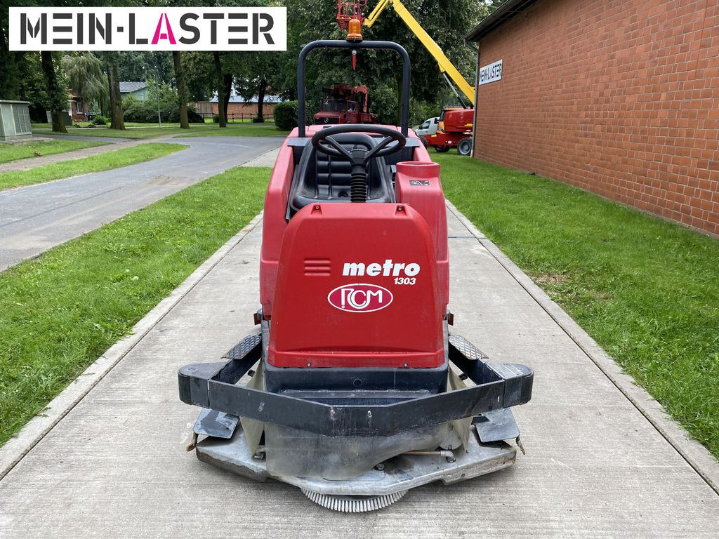 RCM Metro 1303 N Scheuersaugmaschine /3x Teller - Penyapu jalan: gambar 2 RCM Metro 1303 N Scheuersaugmaschine /3x Teller - Penyapu jalan: gambar 2