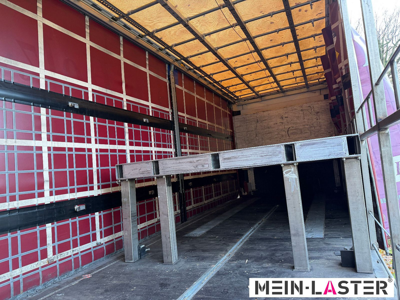 Schmitz Cargobull Edscha R+L Lenkachse Staplerhalterung TÜV 10-26 - Semi-trailer dengan terpal samping: gambar 4 Schmitz Cargobull Edscha R+L Lenkachse Staplerhalterung TÜV 10-26 - Semi-trailer dengan terpal samping: gambar 4