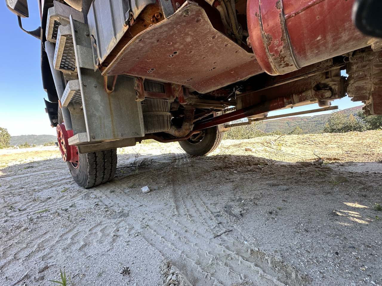 Truk pemadam kebakaran IVECO EUROCARGO 190E30. 4x4: gambar 14 Truk pemadam kebakaran IVECO EUROCARGO 190E30. 4x4: gambar 14