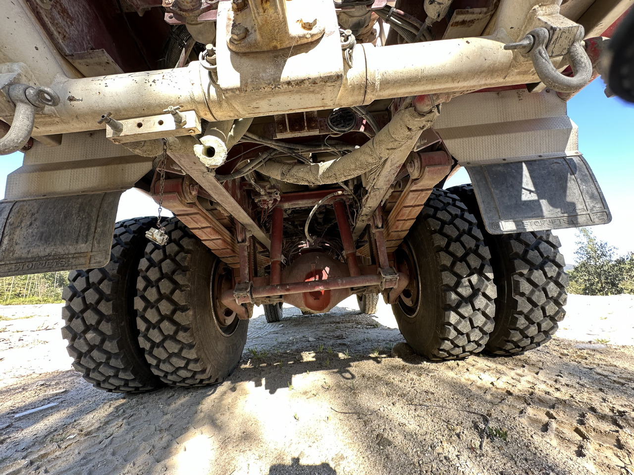 Truk pemadam kebakaran IVECO EUROCARGO 190E30. 4x4: gambar 17 Truk pemadam kebakaran IVECO EUROCARGO 190E30. 4x4: gambar 17