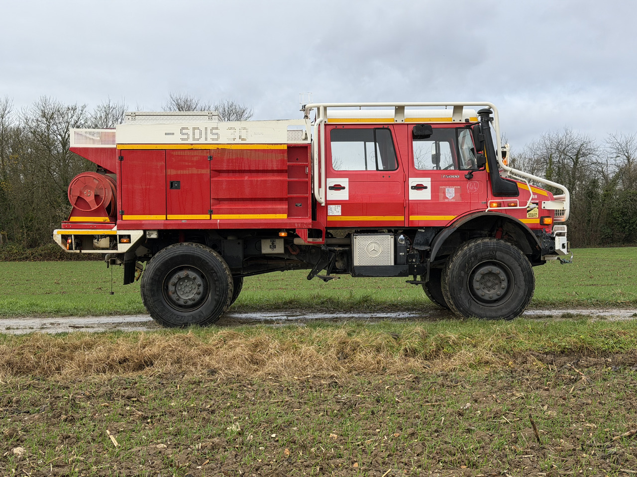 DE POMPIER MERCEDES-BENZ U5000 4X4 UNIMOG - Truk: gambar 2 DE POMPIER MERCEDES-BENZ U5000 4X4 UNIMOG - Truk: gambar 2