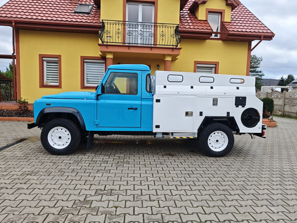 Land Rover Defender VAACUM truck canalisation cleaner - Truk vakum: gambar 1 Land Rover Defender VAACUM truck canalisation cleaner - Truk vakum: gambar 1