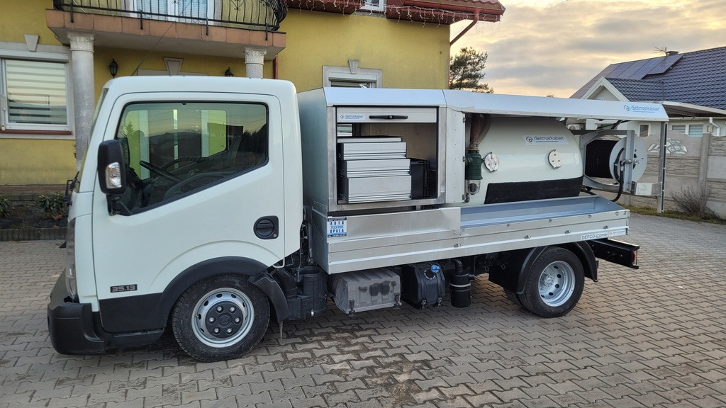 Nissan Cabstar COMBI Kanalreiniger VAAVUM CLEANER - Truk vakum: gambar 2 Nissan Cabstar COMBI Kanalreiniger VAAVUM CLEANER - Truk vakum: gambar 2