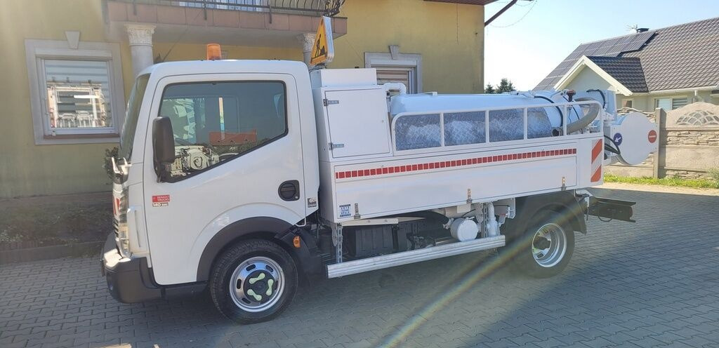 Renault Maxity 140dxi HUVER COMBI - Truk vakum: gambar 3 Renault Maxity 140dxi HUVER COMBI - Truk vakum: gambar 3