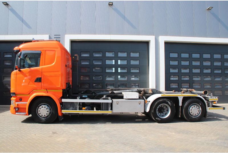 Scania R520 V8 Scania R520 V8 LB6x2*4HNA Hooklift - Truk vakum: gambar 2 Scania R520 V8 Scania R520 V8 LB6x2*4HNA Hooklift - Truk vakum: gambar 2