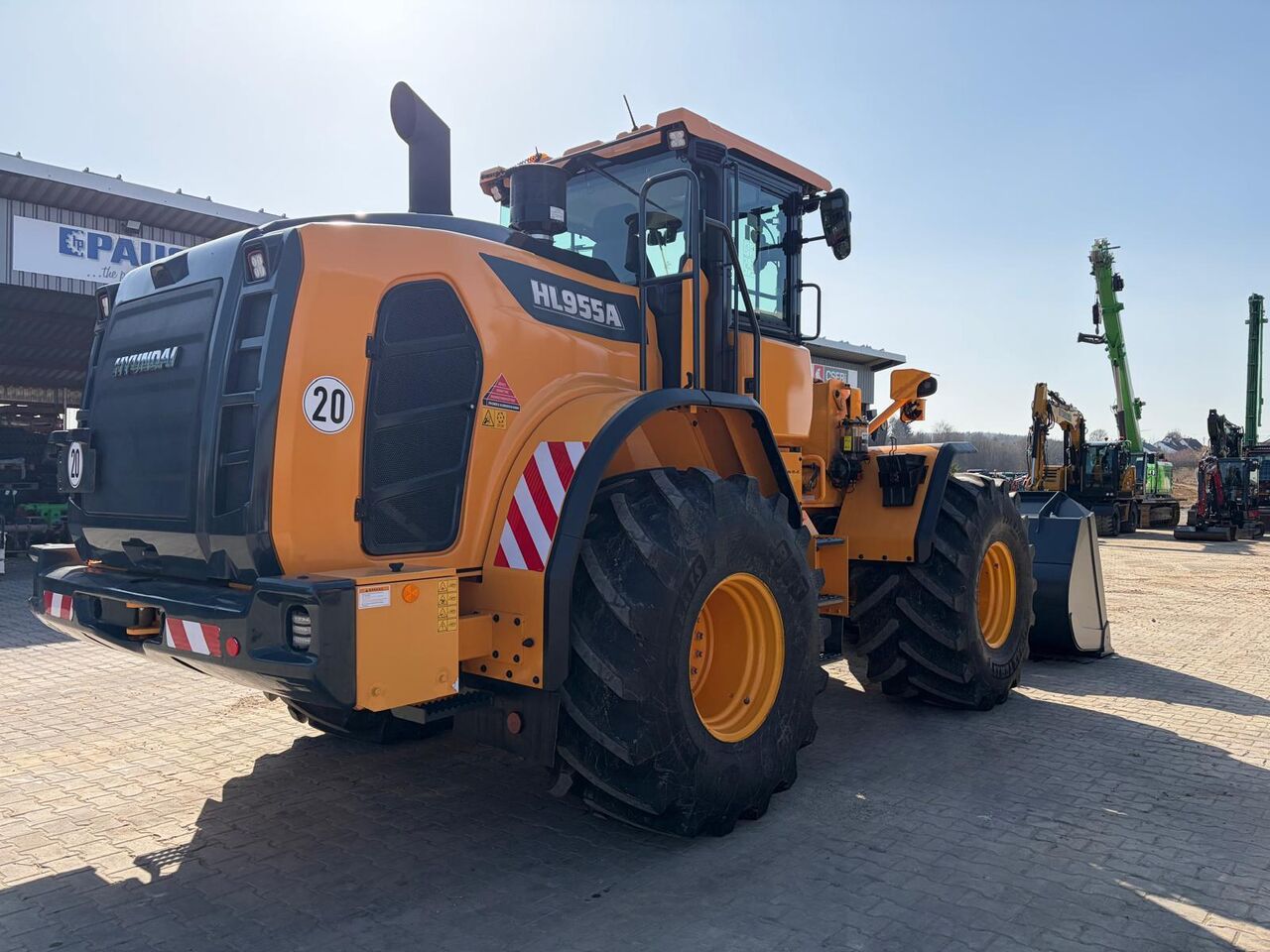 Hyundai HL955A - Wheel loader: gambar 2 Hyundai HL955A - Wheel loader: gambar 2