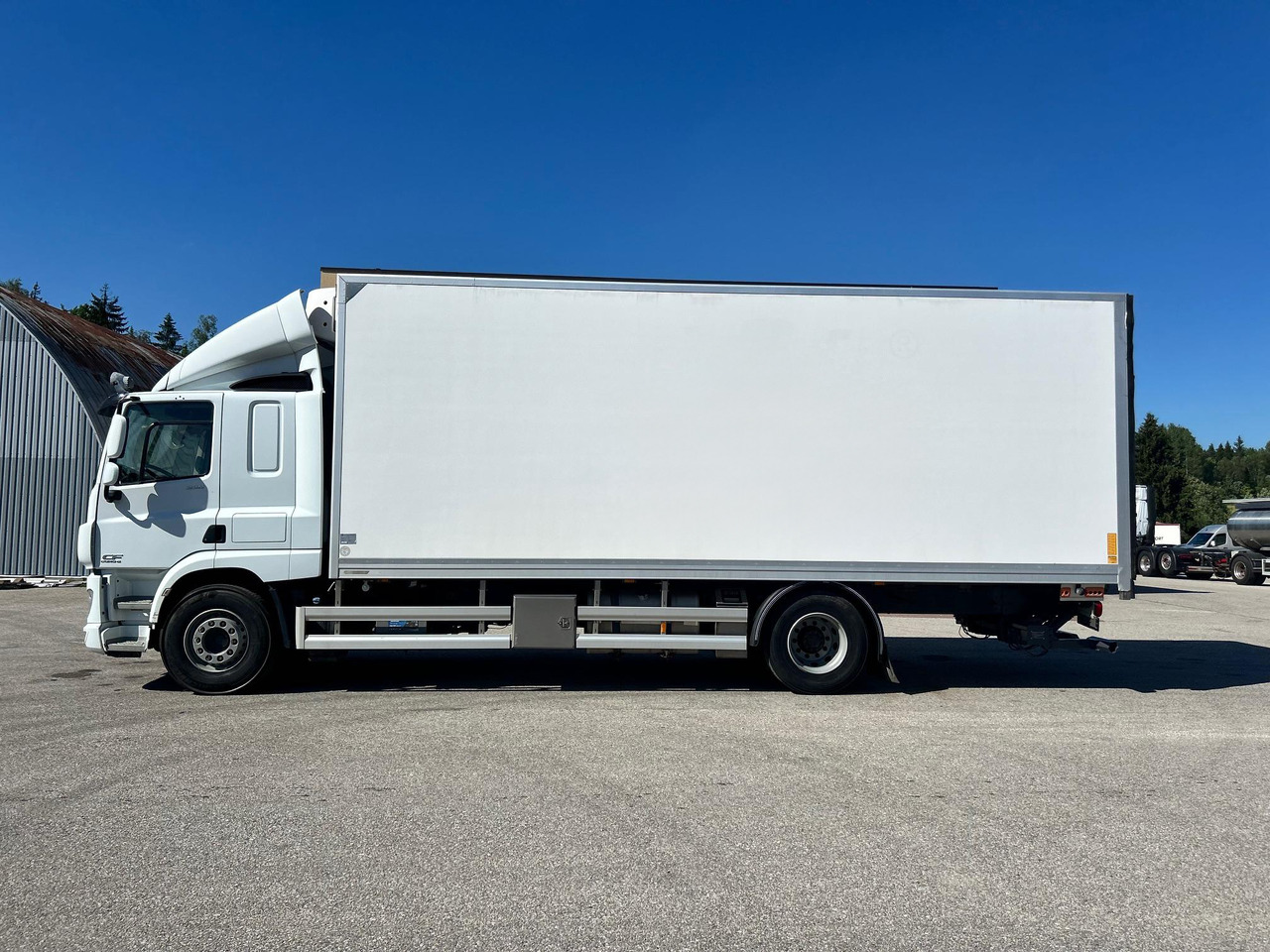 DAF CF330 - Truk berpendingin: gambar 4 DAF CF330 - Truk berpendingin: gambar 4