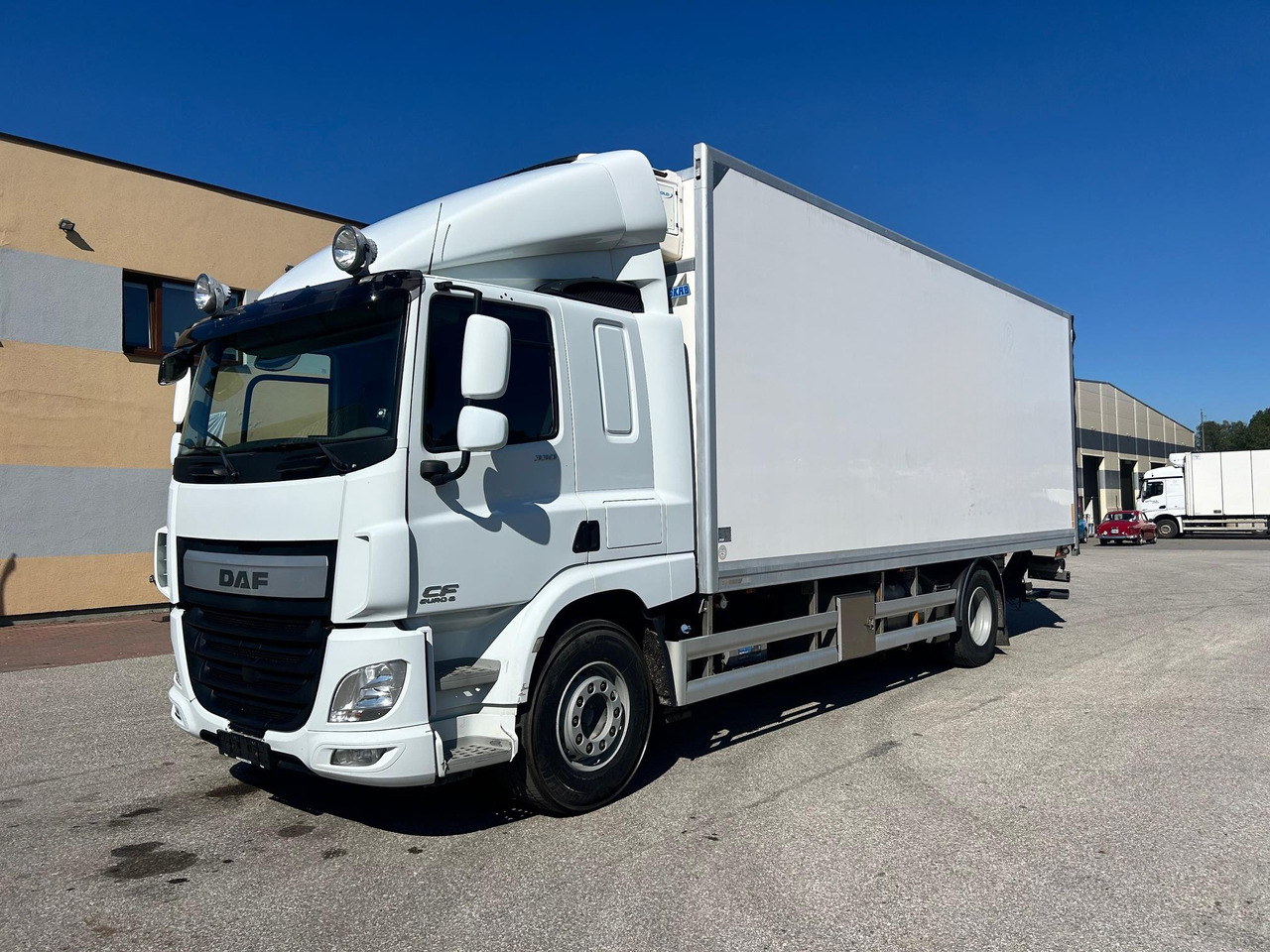 DAF CF330 - Truk berpendingin: gambar 3 DAF CF330 - Truk berpendingin: gambar 3