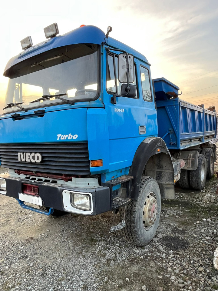 IVECO Magirus - Truk jungkit: gambar 3 IVECO Magirus - Truk jungkit: gambar 3