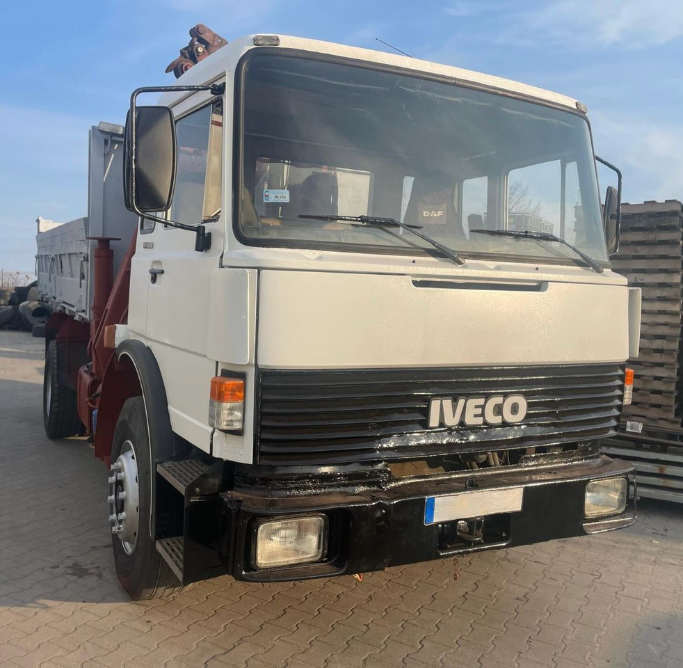 IVECO Unic - Truk jungkit, Truk derek: gambar 1 IVECO Unic - Truk jungkit, Truk derek: gambar 1