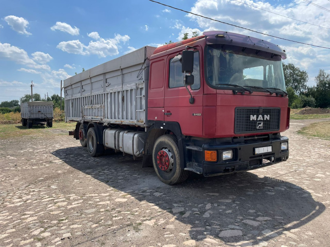 MAN 25.422 - Truk flatbed: gambar 1 MAN 25.422 - Truk flatbed: gambar 1