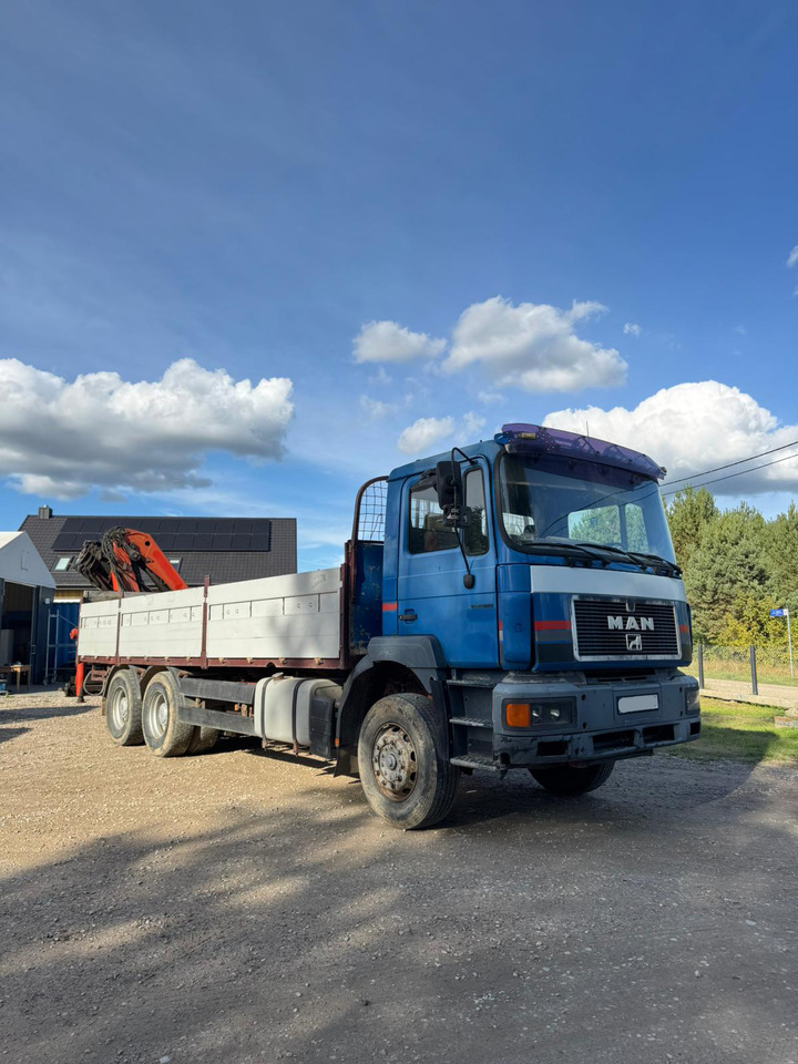 MAN 26.403 6x4 - Truk flatbed, Truk derek: gambar 1 MAN 26.403 6x4 - Truk flatbed, Truk derek: gambar 1