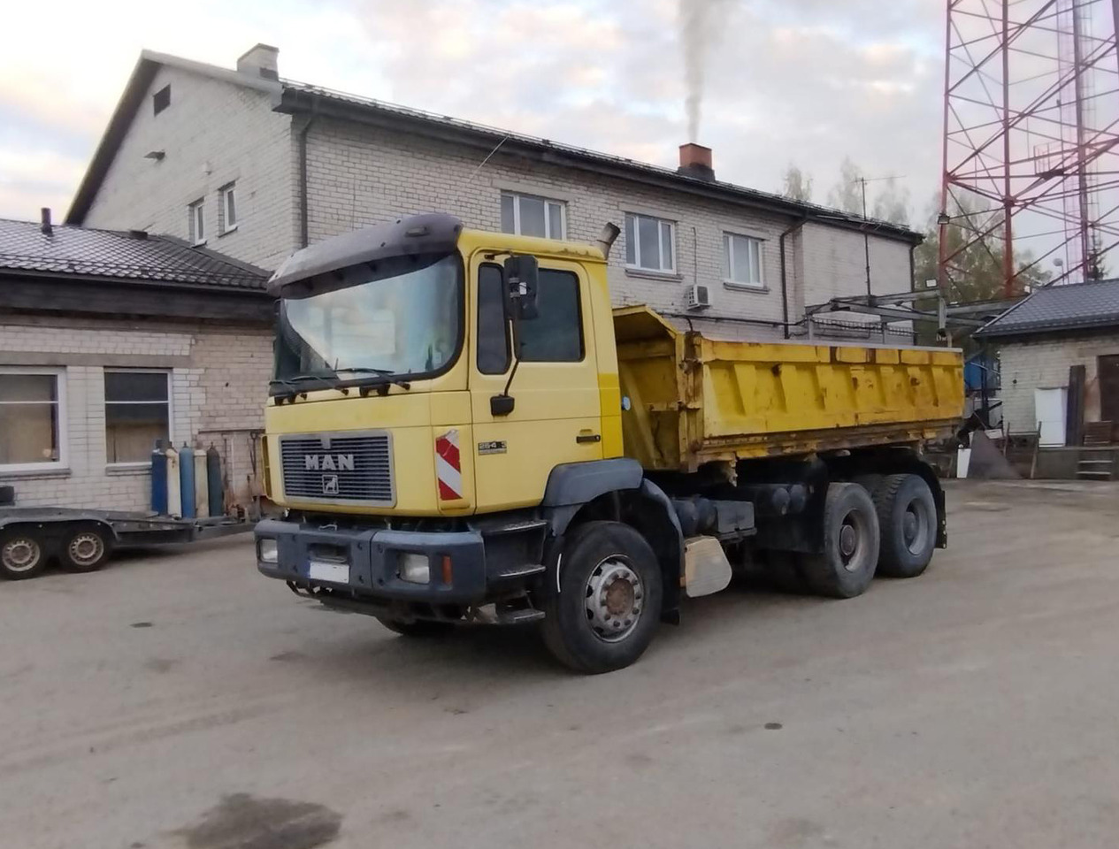 MAN 26.403 - Truk jungkit: gambar 4 MAN 26.403 - Truk jungkit: gambar 4