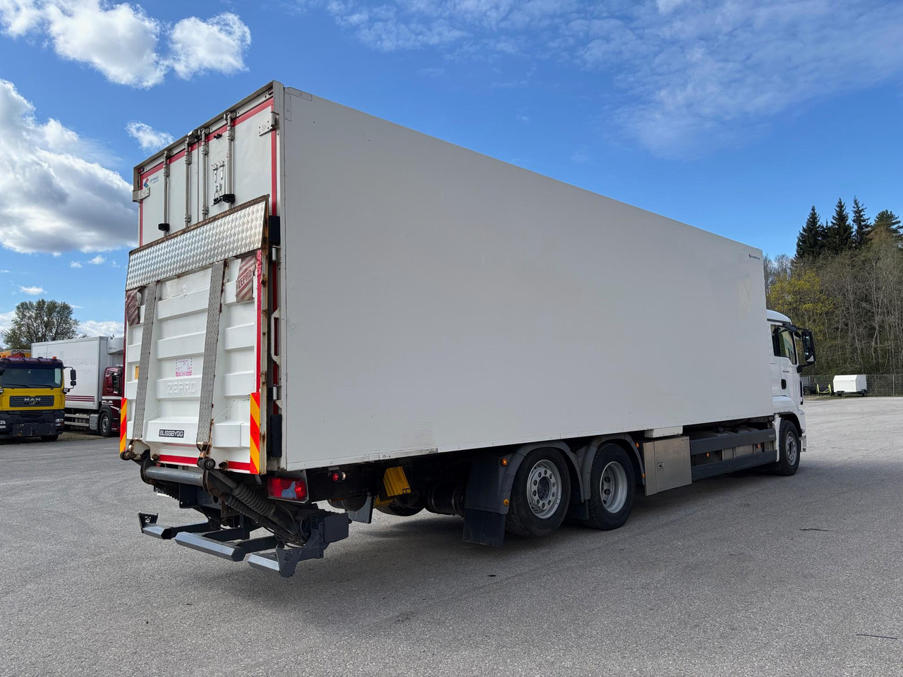 MAN TGS 26.360 - Truk box: gambar 2 MAN TGS 26.360 - Truk box: gambar 2
