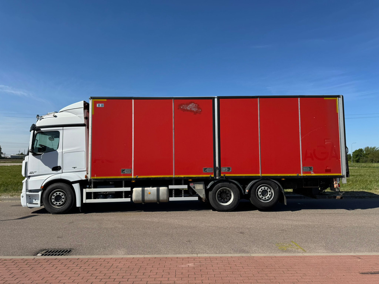 MERCEDES-BENZ ACTROS 2542 - Truk box: gambar 5 MERCEDES-BENZ ACTROS 2542 - Truk box: gambar 5