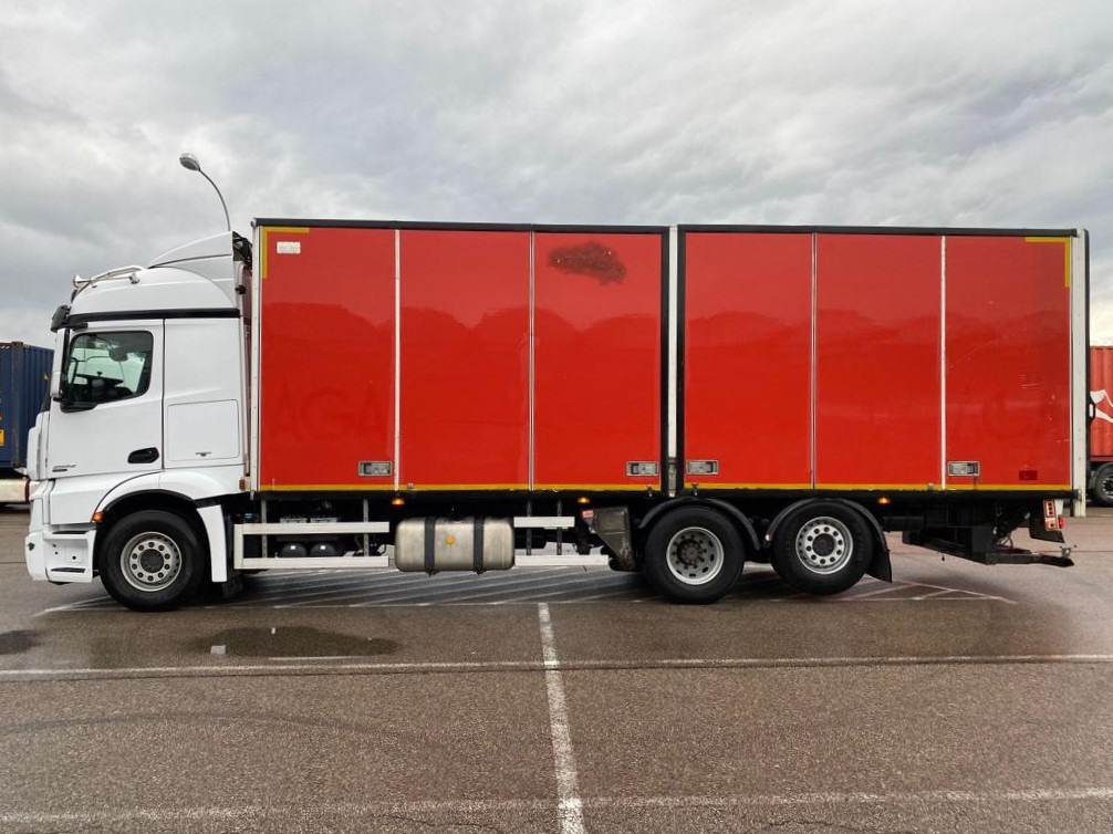 MERCEDES-BENZ ACTROS 2542 - Truk box: gambar 2 MERCEDES-BENZ ACTROS 2542 - Truk box: gambar 2