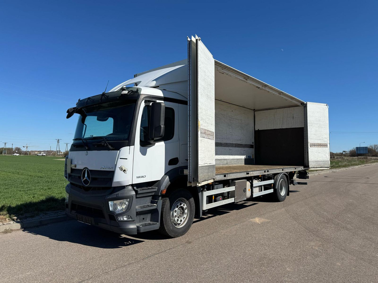 MERCEDES-BENZ ANTOS 1830 - Truk box: gambar 2 MERCEDES-BENZ ANTOS 1830 - Truk box: gambar 2
