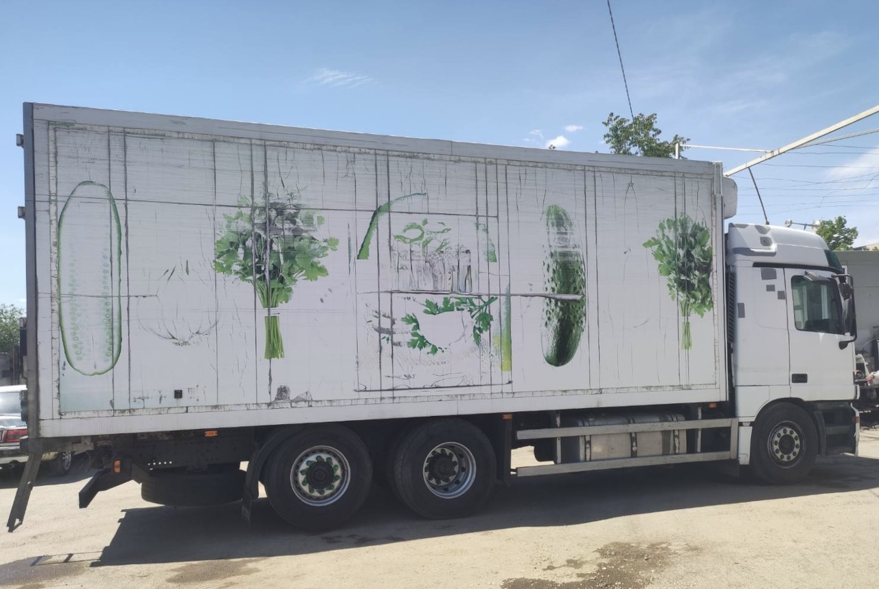 MERCEDES-BENZ Actros 2543 - Truk berpendingin: gambar 2 MERCEDES-BENZ Actros 2543 - Truk berpendingin: gambar 2