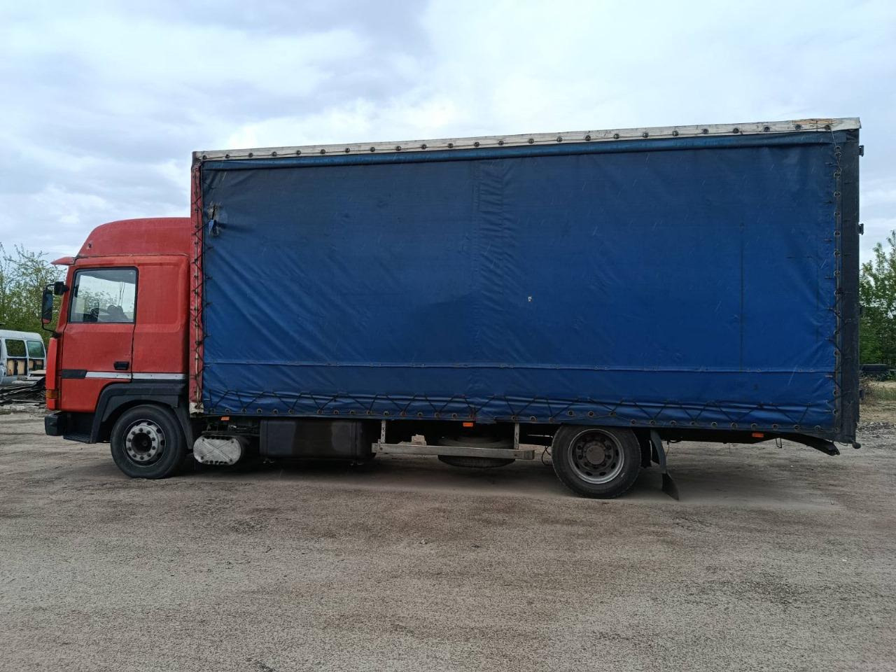 RENAULT Major 340 - Truk dengan terpal samping: gambar 2 RENAULT Major 340 - Truk dengan terpal samping: gambar 2