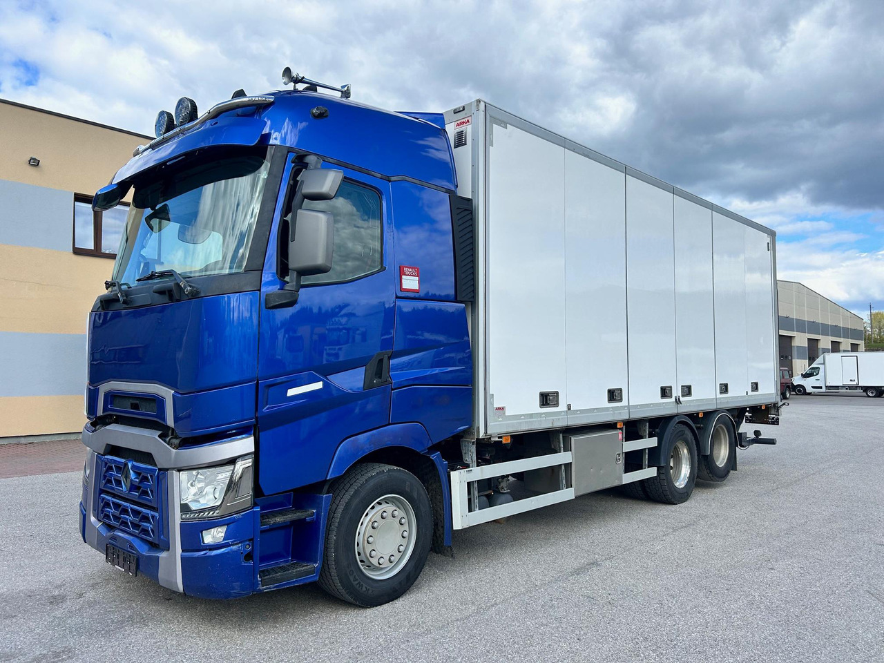 RENAULT T520 - Truk box: gambar 2 RENAULT T520 - Truk box: gambar 2