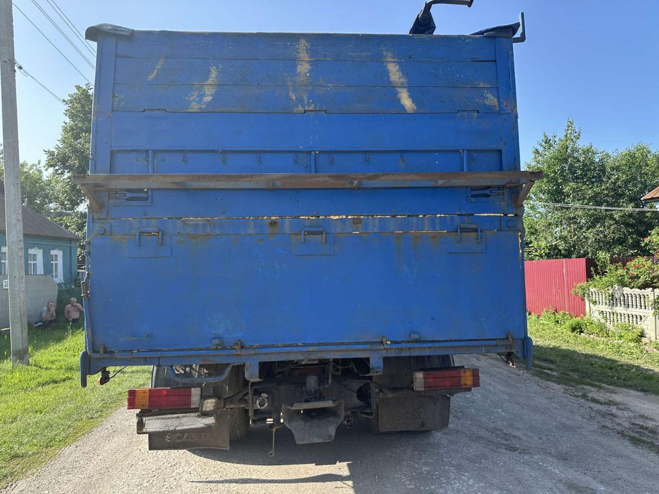 SCANIA 113M.360 - Truk flatbed: gambar 4 SCANIA 113M.360 - Truk flatbed: gambar 4