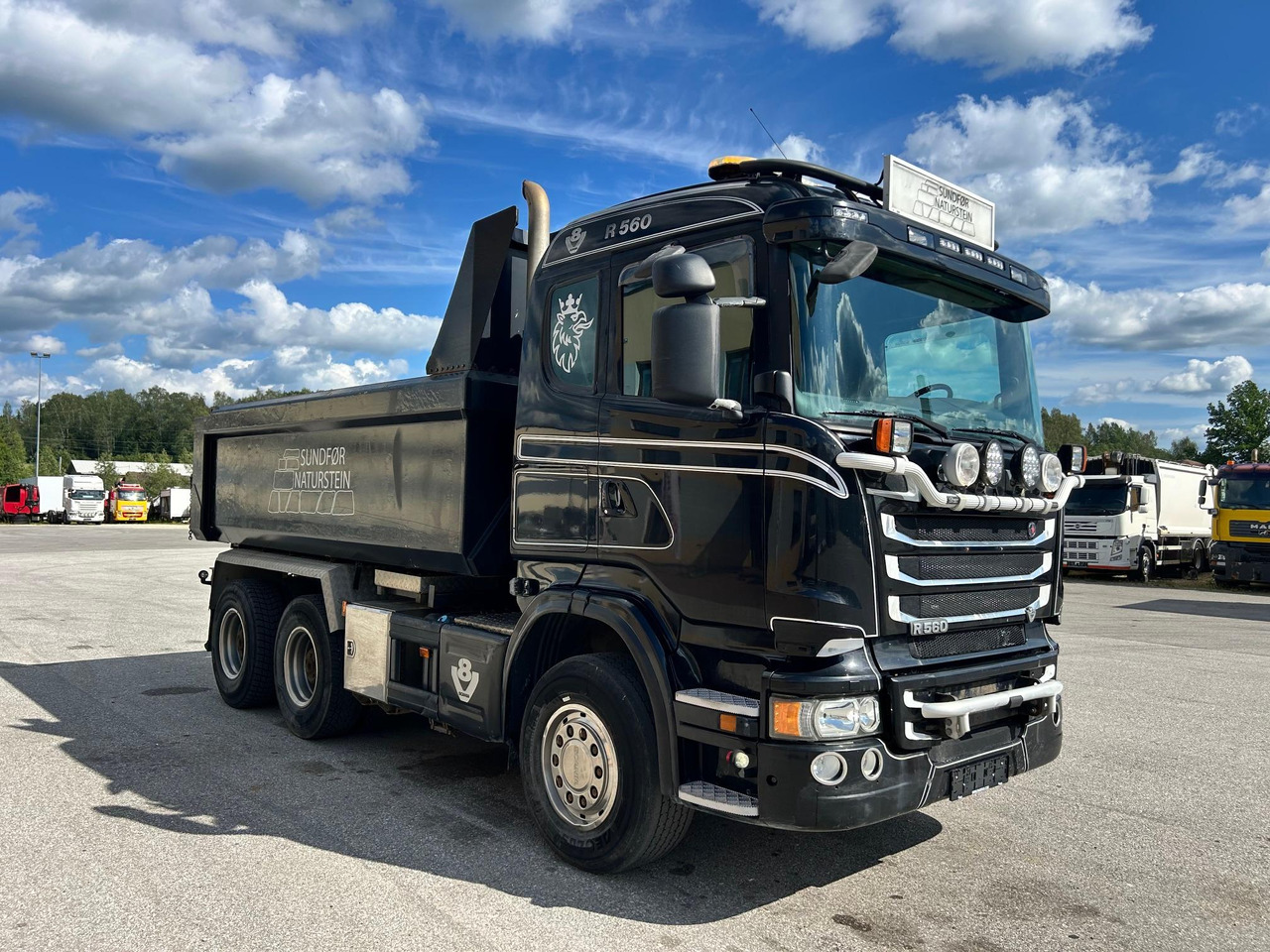 SCANIA R560 - Truk jungkit: gambar 1 SCANIA R560 - Truk jungkit: gambar 1