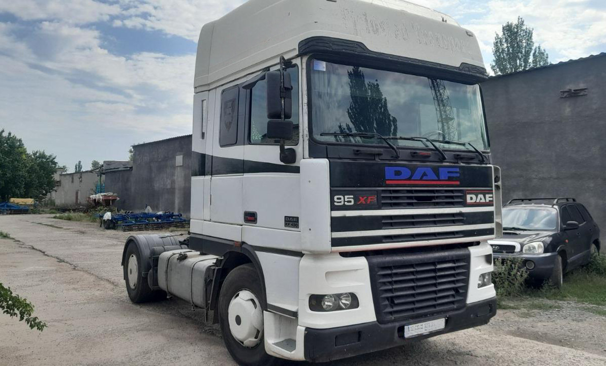 DAF 95XF430 - Tractor head: gambar 1 DAF 95XF430 - Tractor head: gambar 1
