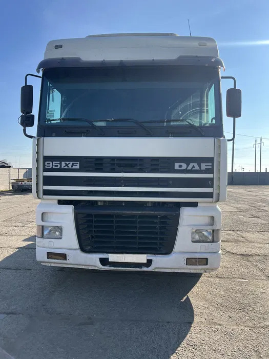 DAF XF 95.430 - Tractor head: gambar 3 DAF XF 95.430 - Tractor head: gambar 3