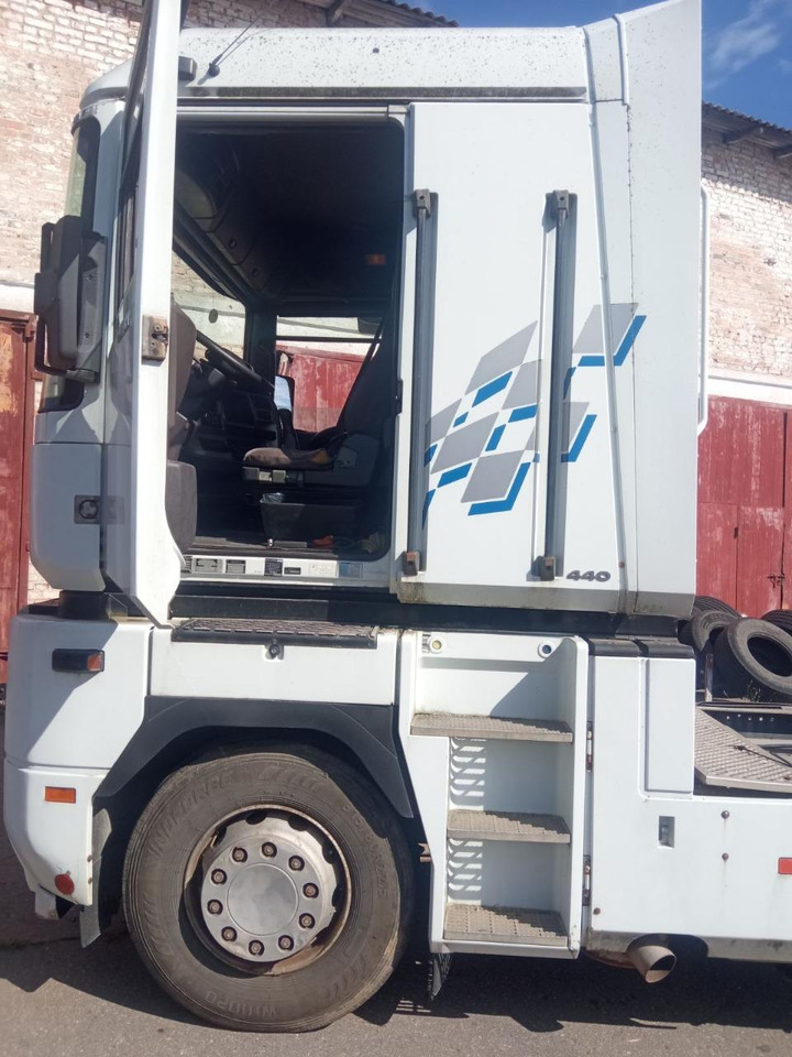 RENAULT Magnum 440 ID1602S - Tractor head: gambar 4 RENAULT Magnum 440 ID1602S - Tractor head: gambar 4