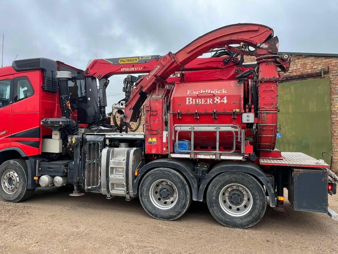VOLVO FH16.550 - Pemotong kayu: gambar 5 VOLVO FH16.550 - Pemotong kayu: gambar 5