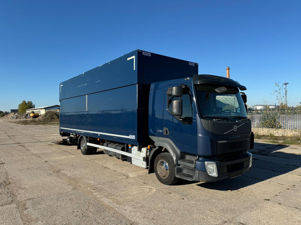 VOLVO FL 240 - Truk box: gambar 1 VOLVO FL 240 - Truk box: gambar 1
