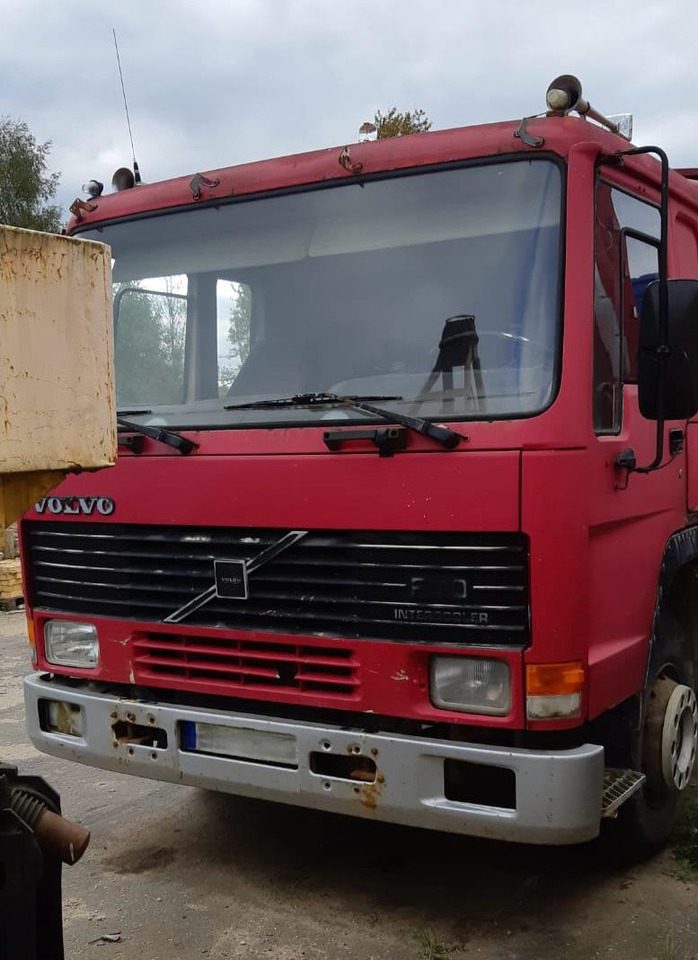 VOLVO FL10 - Truk jungkit: gambar 2 VOLVO FL10 - Truk jungkit: gambar 2