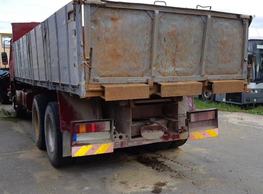 VOLVO FL10 - Truk jungkit: gambar 4 VOLVO FL10 - Truk jungkit: gambar 4