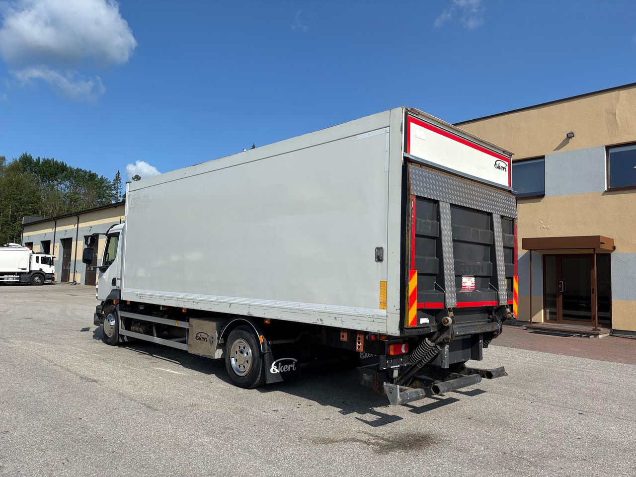 VOLVO FL240 - Truk berpendingin: gambar 5 VOLVO FL240 - Truk berpendingin: gambar 5