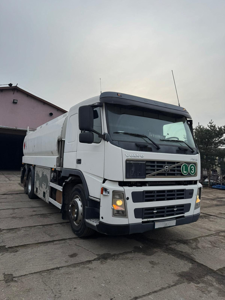 VOLVO FM12.380 - Truk tangki: gambar 1 VOLVO FM12.380 - Truk tangki: gambar 1