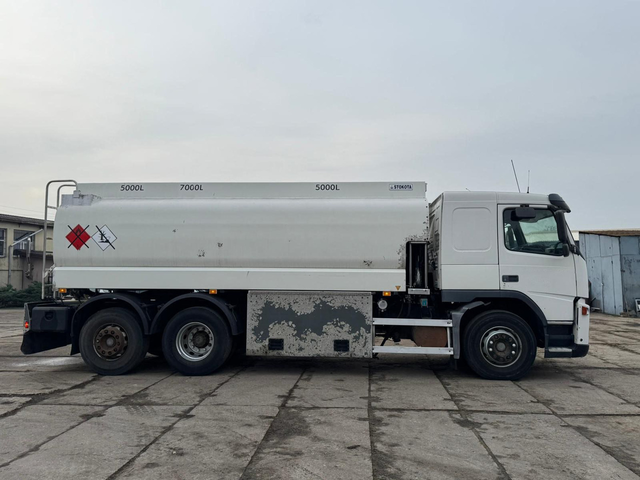 VOLVO FM12.380 - Truk tangki: gambar 3 VOLVO FM12.380 - Truk tangki: gambar 3