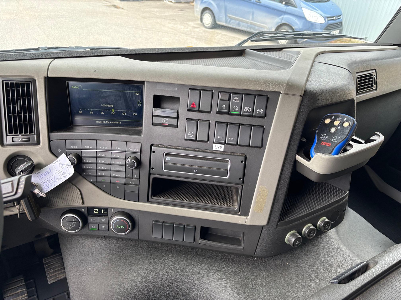 Truk box VOLVO FM330: gambar 20